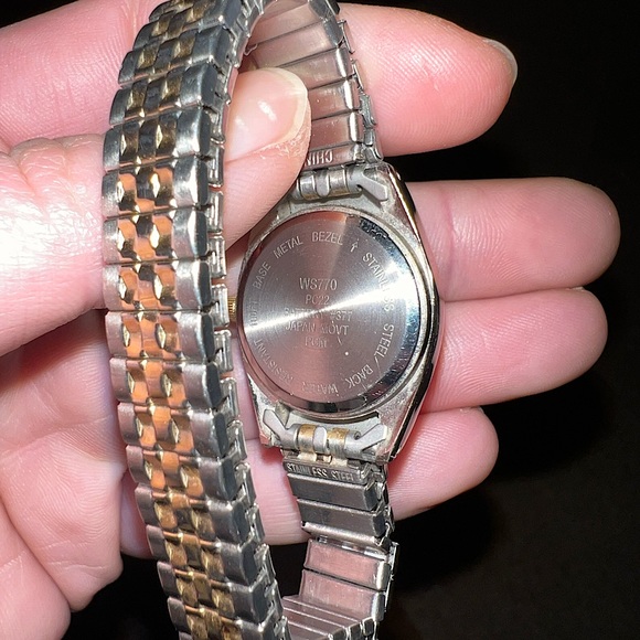 ⭐️Milan Watch Blue Round Face with Date Gold/Silver Toned Band - Picture 7 of 13